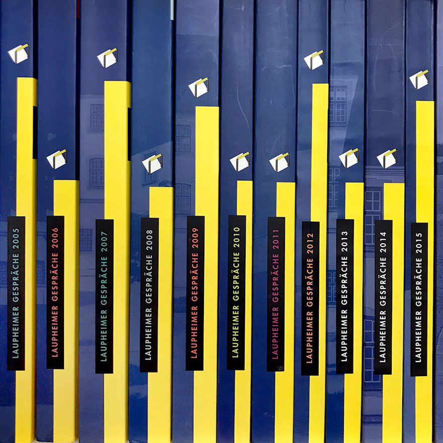 Haus der Geschichte Baden-Württemberg<br>Reihengestaltungen innen und außen<br>mit Bezug zum Erscheinungsbild des Museums<br> 